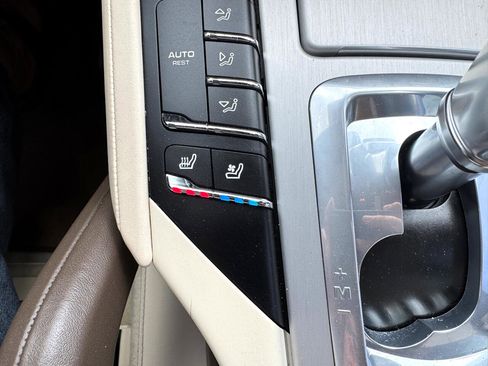 Used 2014 Porsche Cayenne GTS image 13