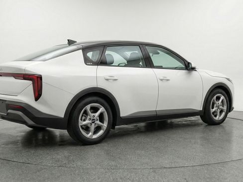 Used 2025 Kia K4 FWD image 9