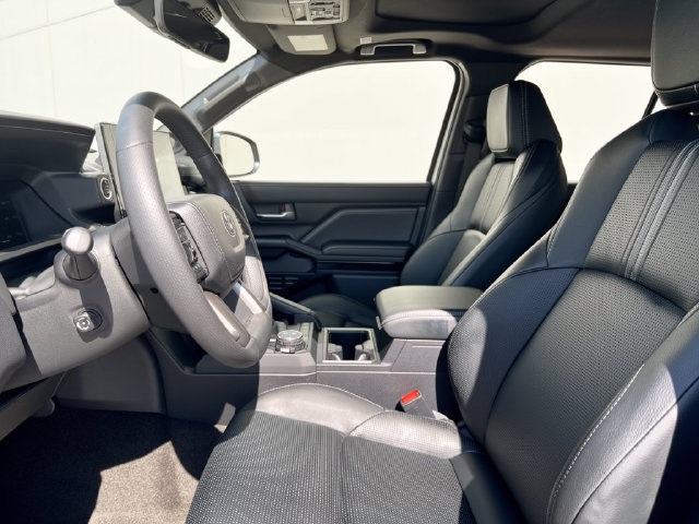 Used 2026 Toyota 4Runner Limited AWD/4WD image 15