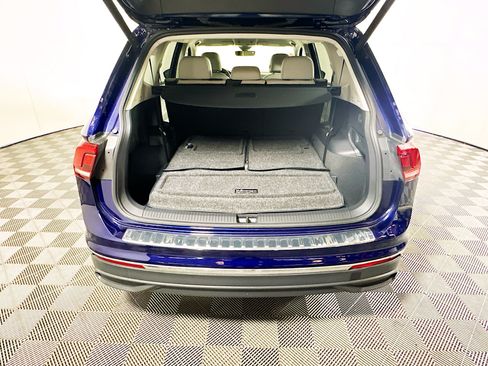 Used 2024 Volkswagen Tiguan SE FWD image 31