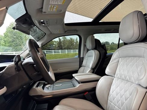 Used 2025 Lincoln Navigator L Black Label w/ Black Label Special Edition AWD/4WD image 3