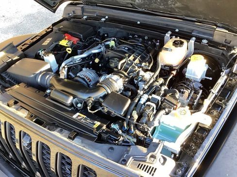 Used 2023 Jeep Gladiator Rubicon w/ LED Lighting Group image 17