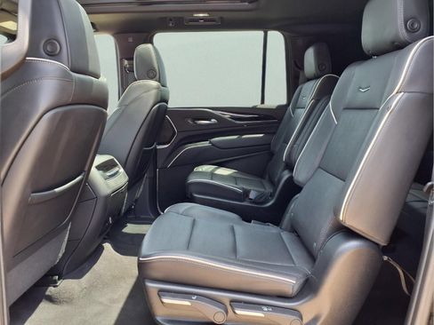 Used 2024 Cadillac Escalade ESV Sport RWD image 11