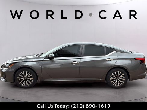 Used 2023 Nissan Altima 2.5 SV w/ SV Premium Package image 8