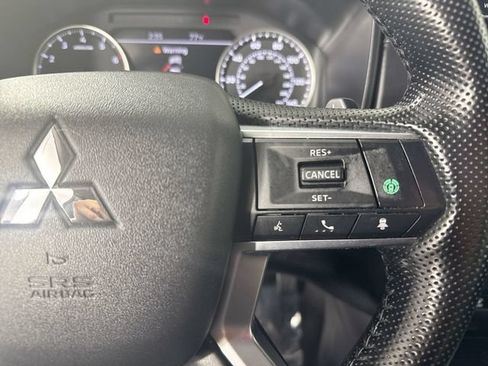 Used 2024 Mitsubishi Outlander SE AWD/4WD image 13