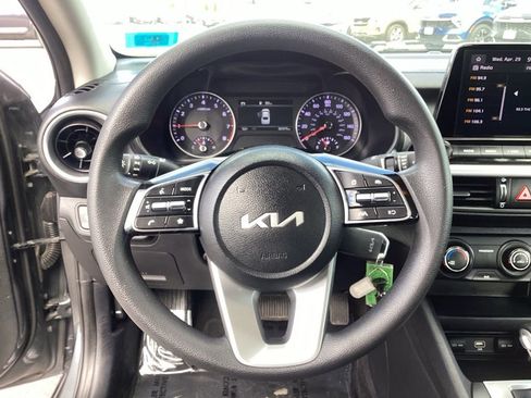 Used 2022 Kia Forte LXS FWD image 16