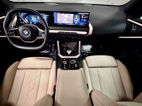 Used 2025 BMW X3 xDrive30 w/ Convenience Package AWD/4WD image 37