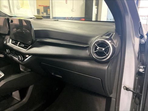 Used 2025 Chevrolet Equinox LT image 13