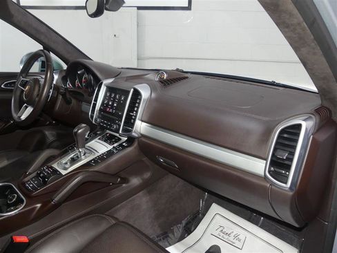 Used 2017 Porsche Cayenne GTS image 25