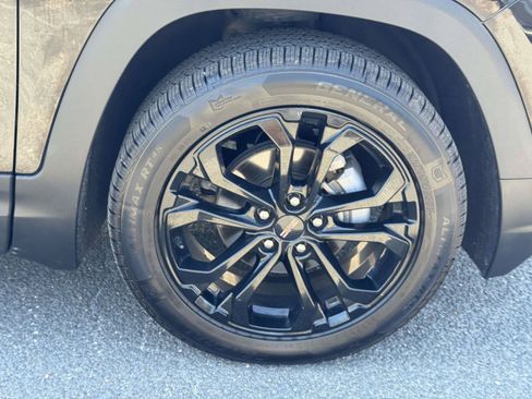 Used 2022 GMC Terrain SLE w/ Driver Convenience Package AWD/4WD image 8