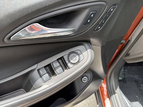 Used 2021 Buick Encore GX Essence w/ Advanced Technology Package FWD image 18