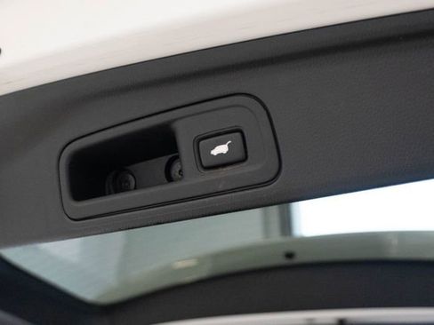 Used 2021 Honda Pilot Black Edition image 18