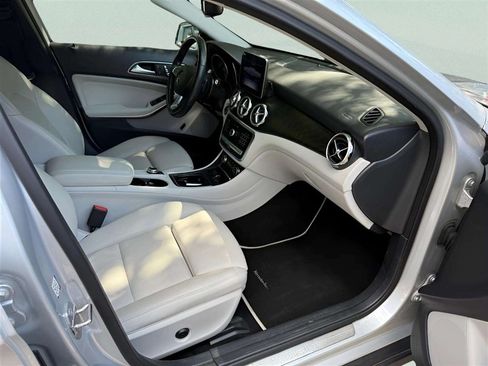 Used 2019 Mercedes-Benz GLA 250 4MATIC image 20