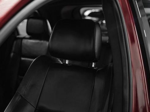 Used 2018 Jeep Grand Cherokee Limited image 28