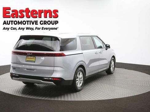 Used 2022 Kia Carnival LX image 39