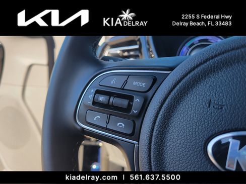 Certified 2020 Kia Niro LXS image 25