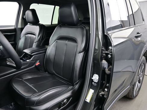 Used 2023 Jeep Grand Cherokee 4WD 4xe w/ Luxury Tech Group II image 15