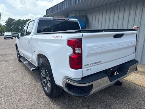Used 2023 Chevrolet Silverado 1500 LT AWD/4WD image 5