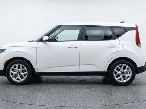 Used 2025 Kia Soul LX w/ LX Technology Package image 5