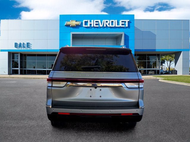 Used 2023 Lincoln Navigator Reserve AWD/4WD image 4