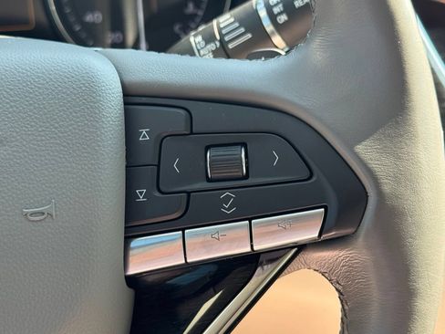 Used 2023 Cadillac XT6 Premium Luxury w/ Technology Package FWD image 28