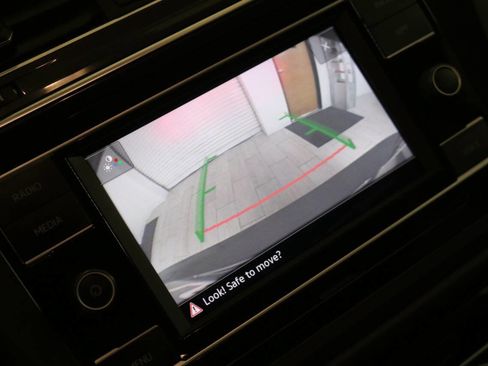 Used 2021 Volkswagen Tiguan S image 27