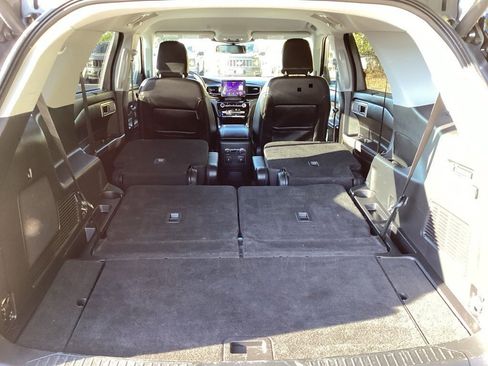 Used 2022 Ford Explorer Limited w/ Equipment Group 301A image 12