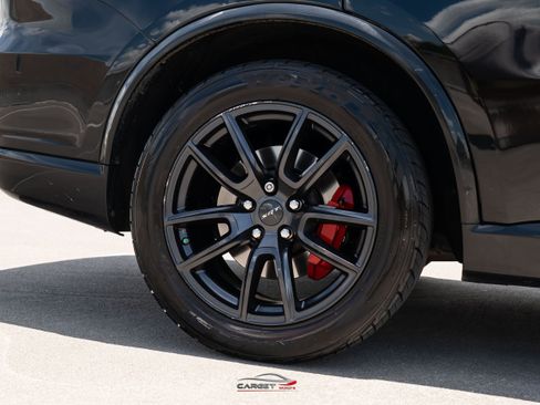 Used 2018 Dodge Durango SRT w/ Technology Group AWD/4WD image 11