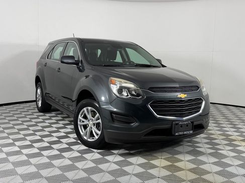 Used 2017 Chevrolet Equinox LS AWD/4WD image 2