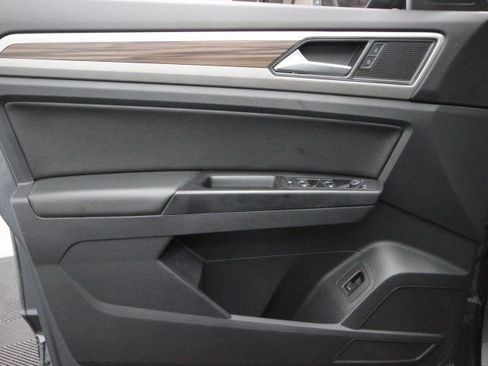 Used 2021 Volkswagen Atlas SE w/ Towing Package image 11