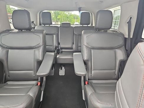 Used 2025 Ford Expedition Active AWD/4WD image 10