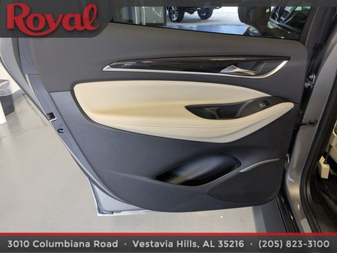 Used 2018 Buick Enclave Premium FWD image 17