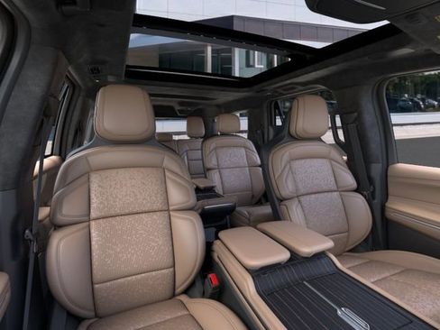 New 2025 Lincoln Navigator L Black Label image 10