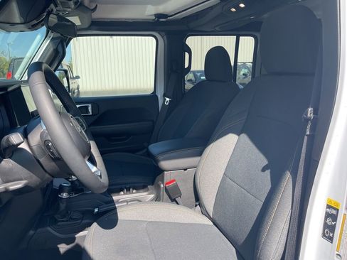 Certified 2025 Jeep Wrangler Unlimited Sahara image 17