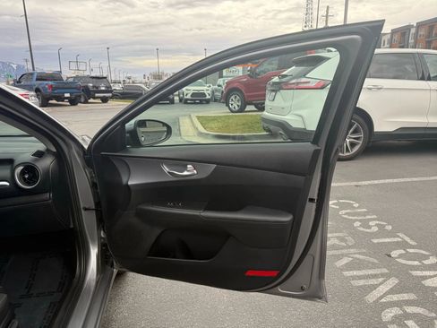 Used 2022 Kia Forte LXS w/ LXS Technology Package image 29