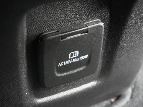 Used 2023 Chevrolet Equinox LT image 43