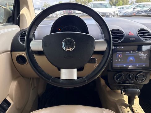 Used 2009 Volkswagen Beetle S image 14