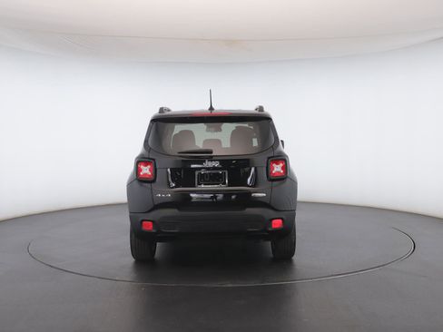 Used 2017 Jeep Renegade Latitude image 18