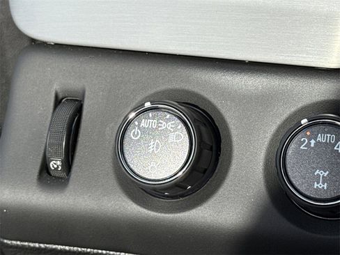 Used 2018 GMC Yukon SLT w/ Open Road Package image 34