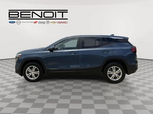 Used 2024 GMC Terrain SLE AWD/4WD image 2
