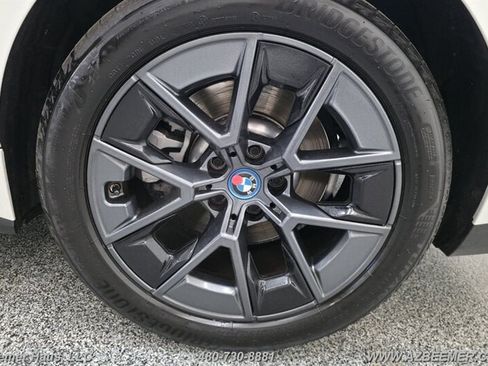 Used 2023 BMW i4 eDrive35 w/ Premium Package RWD image 9