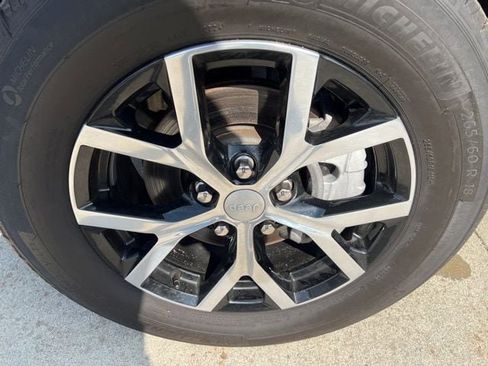 Used 2024 Jeep Grand Cherokee Limited w/ Trailer Tow Package image 9