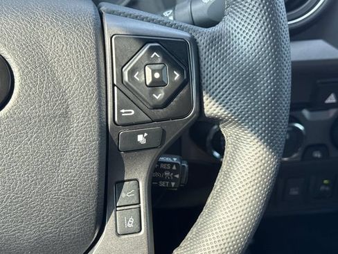 Used 2023 Toyota Tacoma TRD Off-Road w/ Advanced Technology Package AWD/4WD image 31