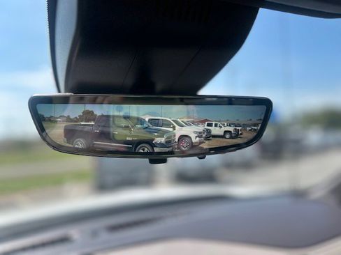 Used 2024 Chevrolet Silverado 1500 LTZ image 31