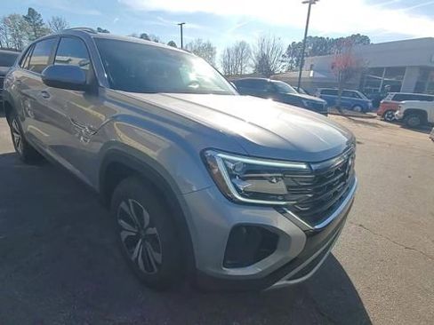 New 2026 Volkswagen Atlas Cross Sport SE image 4