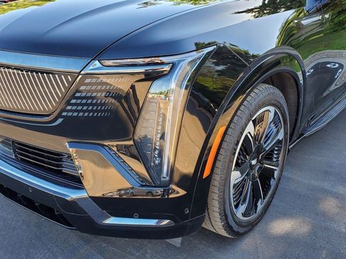 Certified 2025 Cadillac Escalade IQ Sport 2 AWD/4WD image 6