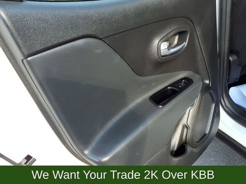 Used 2022 Jeep Renegade Altitude w/ Convenience Group AWD/4WD image 16