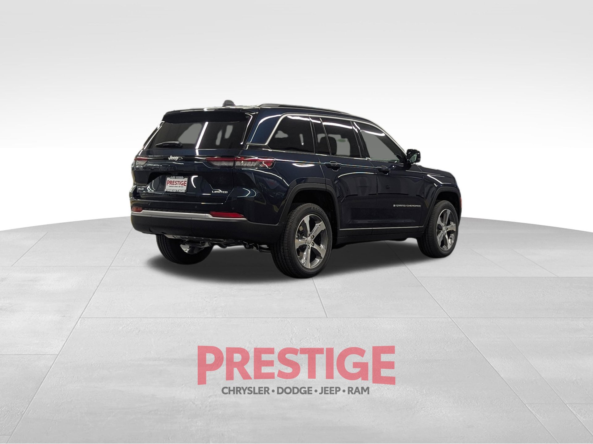 New 2026 Jeep Grand Cherokee Limited w/ Trailer Tow Package AWD/4WD image 5