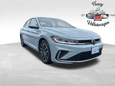 New 2025 Volkswagen Jetta SE image 1