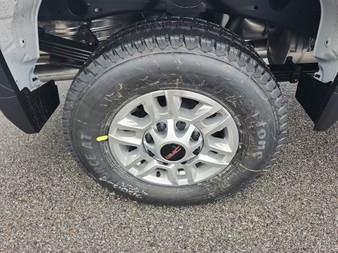 New 2026 GMC Sierra 2500 Pro image 8